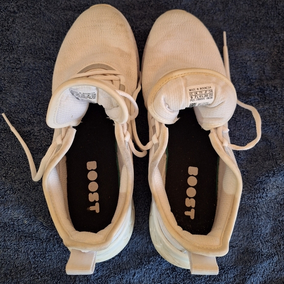 Adidas Women's Boost Sneakers Off-white size 9 - Picture 16 of 16
